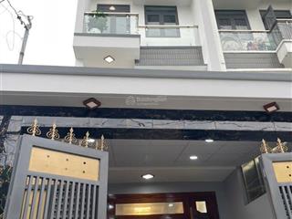 Nhà đẹp mới xây xong  ngay trường đại học nguyễn tất thành  chợ vườn lài