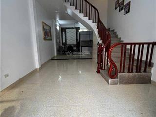 Cần bán gấp nhà dt 50m .4 tầng giá 11.6 tỷ yên nghĩa