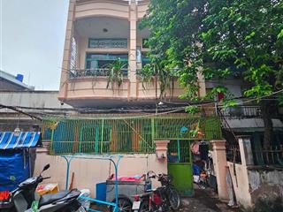 Bán nhà hxh 8m trung tâm q. 11, quay đầu.
2 mặt tiền, mặt chính hướng nam, mặt sau hướng bắc