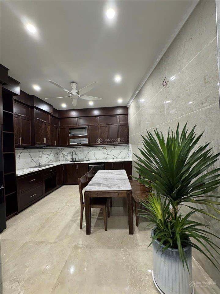 Bán nhà phố ngô gia tự long biên 80m 7 tầng, mặt tiền 4.5m 25.8 tỷ. kinh doanh, ga ra ô tô.