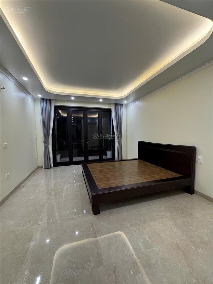 Bán nhà phố ngô gia tự long biên 80m 7 tầng, mặt tiền 4.5m 25.8 tỷ. kinh doanh, ga ra ô tô.