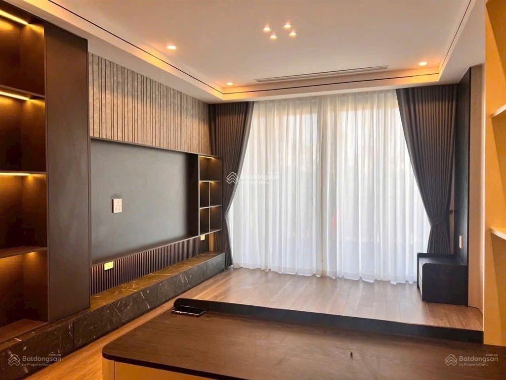 Bán nhà phố ngô gia tự long biên 80m 7 tầng, mặt tiền 4.5m 25.8 tỷ. kinh doanh, ga ra ô tô.