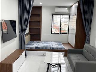 Nhà mới 1n1k rộng 30m2 tại dịch vọng gần ga tàu điện, có nhận xe điện, có máy giặt sấy riêng