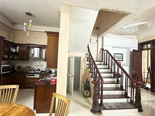 Bán nhà phố hoàng quốc việt 54m 10.6ty dân xây ngõ 3 gác tận cửa đầu ngõ ra oto 30m
