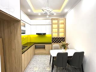 Bán nhà phố nguyễn ngọc vũ,cầu giấy 40m2 8.5tỷ, lô góc 3 gác đỗ cửa ngõ thông 70m ra bãi gửi xe ôtô