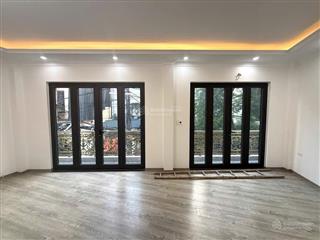 Nhà 6 tầng phố ngọc lâm nguyễn văn cừ long biên. dt 70m2 x mt 5,6m. ô tô vào nhà. giá bán 13.6 tỷ