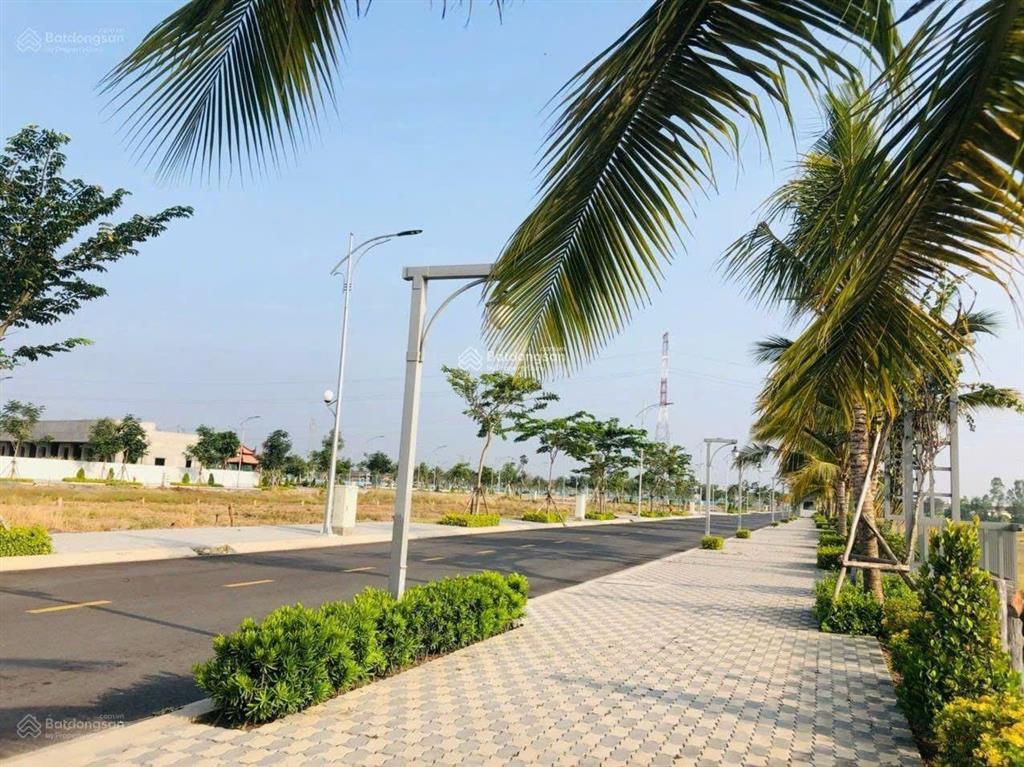 Giảm 30% lô 100m2 giá 900t ngay trục đường chính 24m kdc gần chợ, trường học,ủy ban,sổ hồng riêng