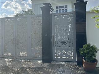 Biệt thự tại phường chánh nghĩa, thủ dầu một, ngay ngã 3 cây me, 10x52m nở hậu 12m, giá 7.5 tỷ