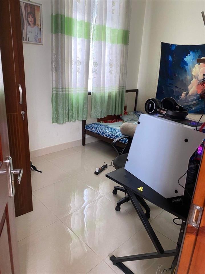 Bán nhà đường Hồ Bá Phấn, Phước Long A, 9, TP HCM. DT 130m2, 2 tầng, 4PN, giá 9,8 tỷ, sổ