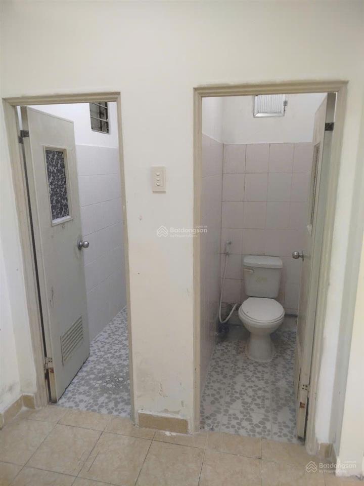Giảm 100tr bán chung cư 109 nguyễn biểu, q5  2pn  có thang máy