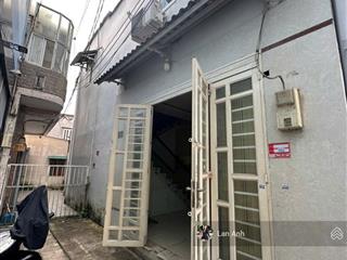 Bán nhà đường cmt8, p.10, q3  dt 51 m2, đã có sổ hồng  giá 6,5 tỷ. vị trí đường cmt8, p.10, q3