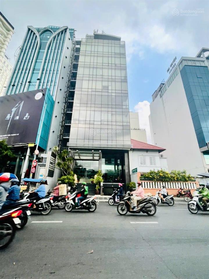 Khách sạn lý chính thắng quận 3, 2 mặt tiền ngang 4,37m dài 25m, 5 tầng, ktks 120 tr/tháng