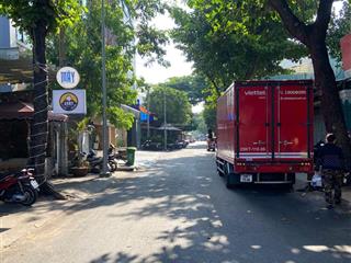 Building khủng mặt tiền quận 10, ngang 6,77m dài 27m hầm 4 tầng, kthđ 100tr / tháng. chỉ 38.8 tỷ