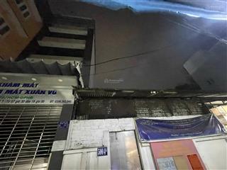 Giữa trung tâm quận 10, diện tích 4,5 x 25m vuông vức 110m2 chỉ 153.6tr/m2. chủ thiện chí