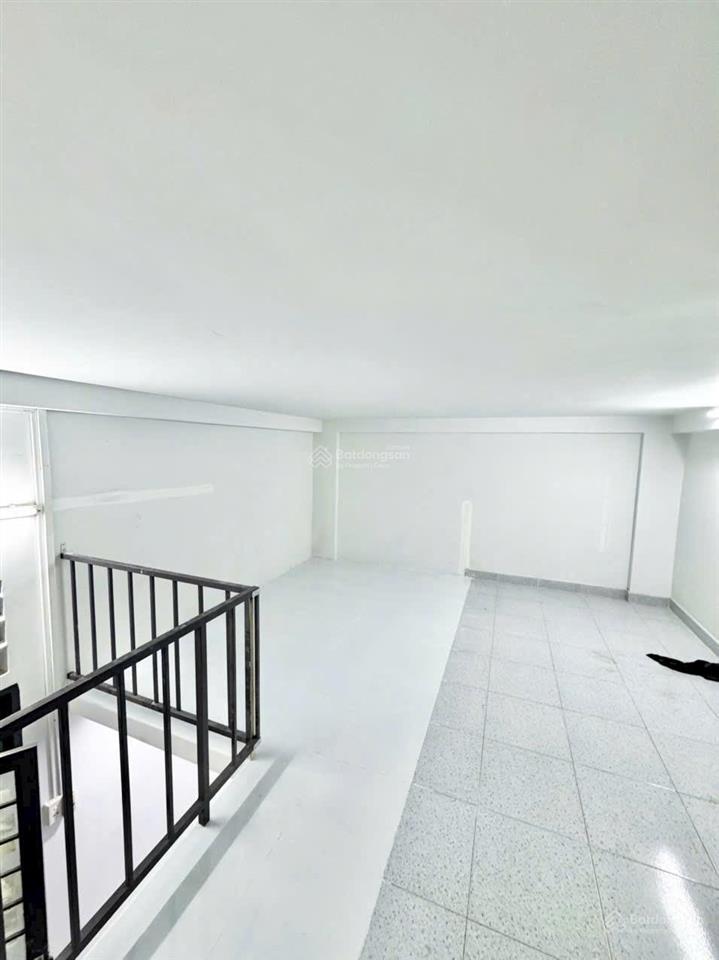 Nhà becamex định hòa, tp hcm. lầu 1 sổ hồng 200 triệu. còn 390 triệu cho góp 20 năm.