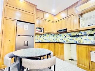 Vẫn là hợp lý so với mặt bằng chung! bán nhà ngọc thuỵ, gần mipec, ô tô cách 20m, ngõ thoáng, 40m2