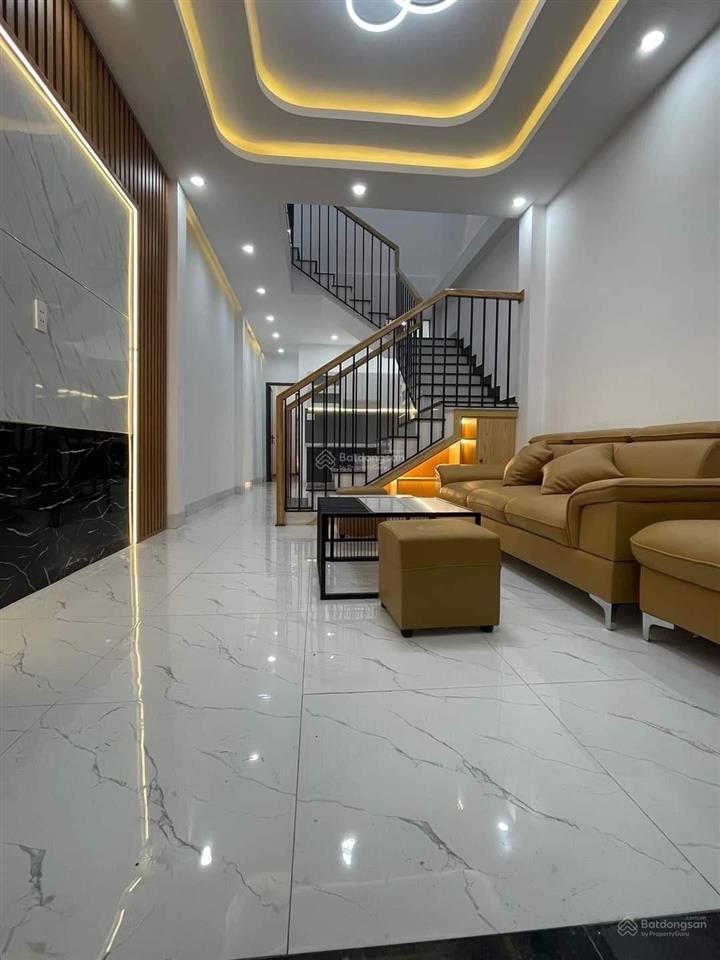 Sát đèn xanh đỏ nguyễn văn thoại với đặng vũ hỷ