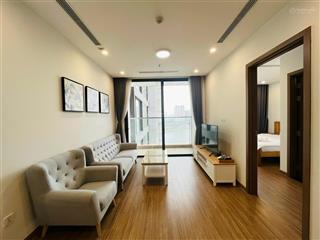 Bán gấp căn hộ 2 ngủ vinhomes skylake, tầng trung view trực diện hồ cực đẹp!  e phương 0976 403 ***