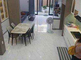 Chủ bán gấp nhà 2 tầng đường phạm ngũ lão  hẻm xe hơi ngang 5m  7,2t còn thương lượng