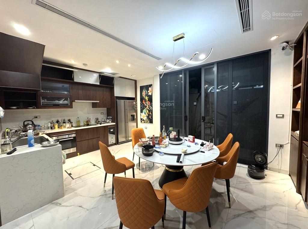 Chủ cần bán gấp nhà đào tấn  69m2  5.8m mặt tiền  giá 20.8 tỷ  thửa vuông  gần phố ô tô tránh