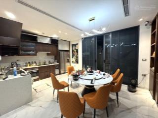 Chủ cần bán gấp nhà đào tấn  69m2  5.8m mặt tiền  giá 20.8 tỷ  thửa vuông  gần phố ô tô tránh