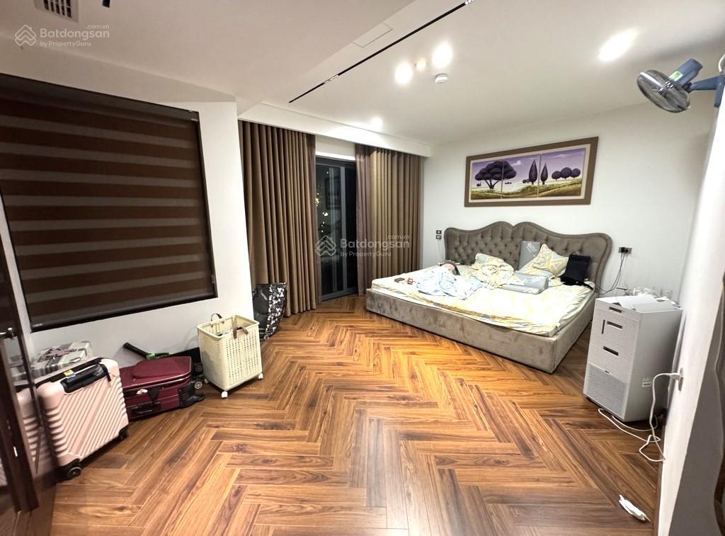 Chủ cần bán gấp nhà đào tấn  69m2  5.8m mặt tiền  giá 20.8 tỷ  thửa vuông  gần phố ô tô tránh