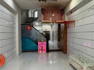 Nhà hẻm xe tải tân hóa (4x15)m | xe hơi đậu trước nhà thoải mái