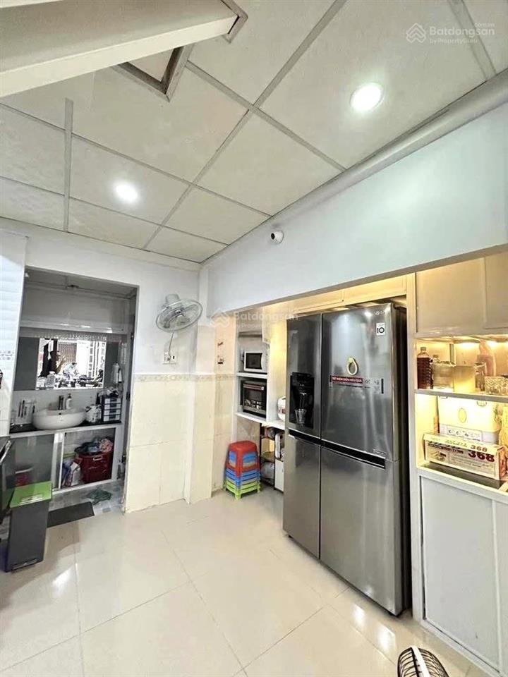 Nhà lạc long quân ngang lớn (4.7x11m) xe hơi tới nhà