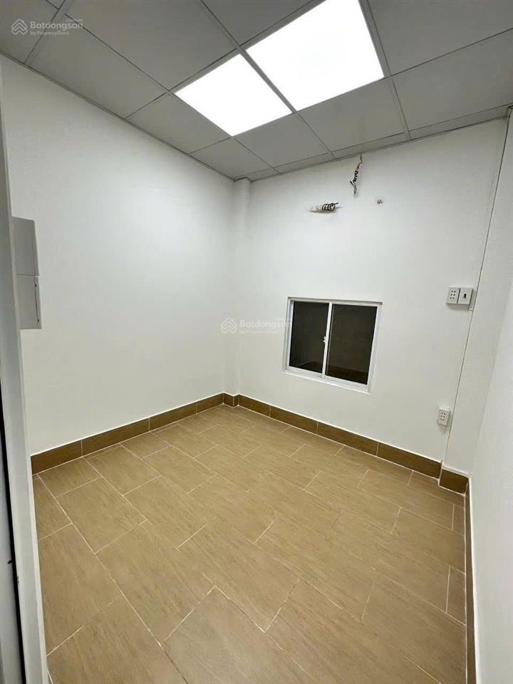 Nhà mới vào ở liền  âu cơ (4.6x6.5)m | hẻm xe tải đậu trước nhà