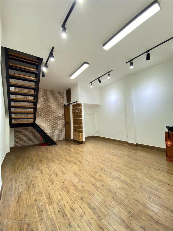 Nhà mới vào ở liền  âu cơ (4.6x6.5)m | hẻm xe tải đậu trước nhà