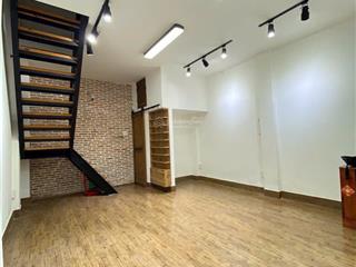 Nhà mới vào ở liền  âu cơ (4.6x6.5)m | hẻm xe tải đậu trước nhà