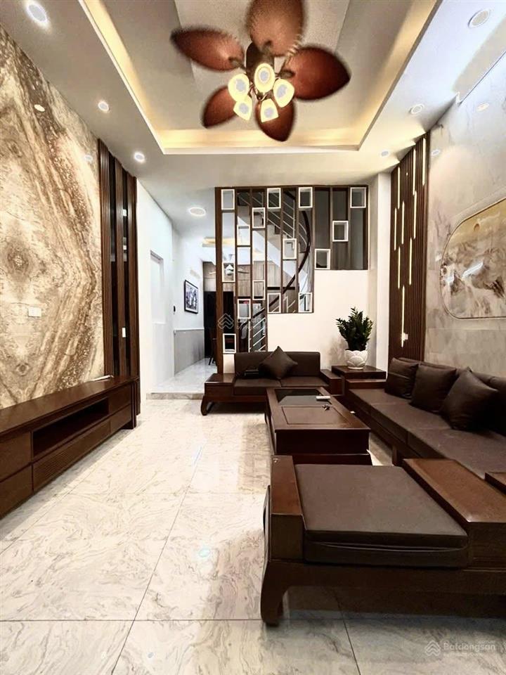 Siêu phẩm trần khát chân, quận hai bà trưng 47m2,4 tầng, 1 nhà ra phố, tặng full nội thất.