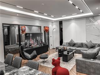 Gia đình bán gấp căn hộ chung cư diamond flower  dt 122m2  ban công đn  giá 9,6 tỷ 0988 246 ***