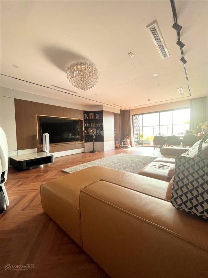 Gđ tôi cần bán căn hộ chung cư 3 phòng ngủ toà nhà gold tower dt 125m2 giá 9 tỷ 0988 246 ***