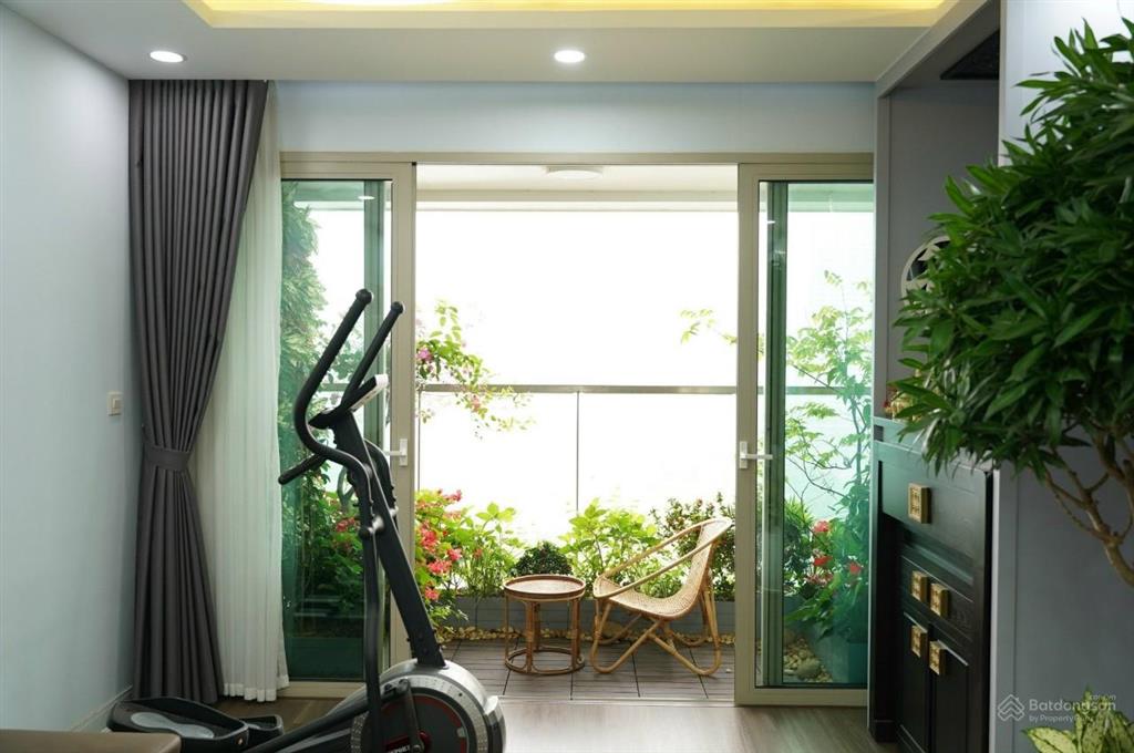 Gđ cần bán gấp căn hộ chung cư 2 pn toà hà nội centerpoin dt 69m2 gía 6,1 tỷ kh 0988 246 ***