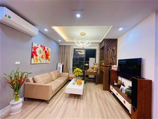 Chính chủ bán căn 2pn tòa golden land  dt 115m2  gía 6.3tỷ  ban công đông nam  0988 246 ***