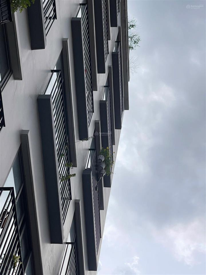 Cho thuê căn 1 phòng ngủ ban công/cs 40m2 thang máy trần quang diệu quận 3