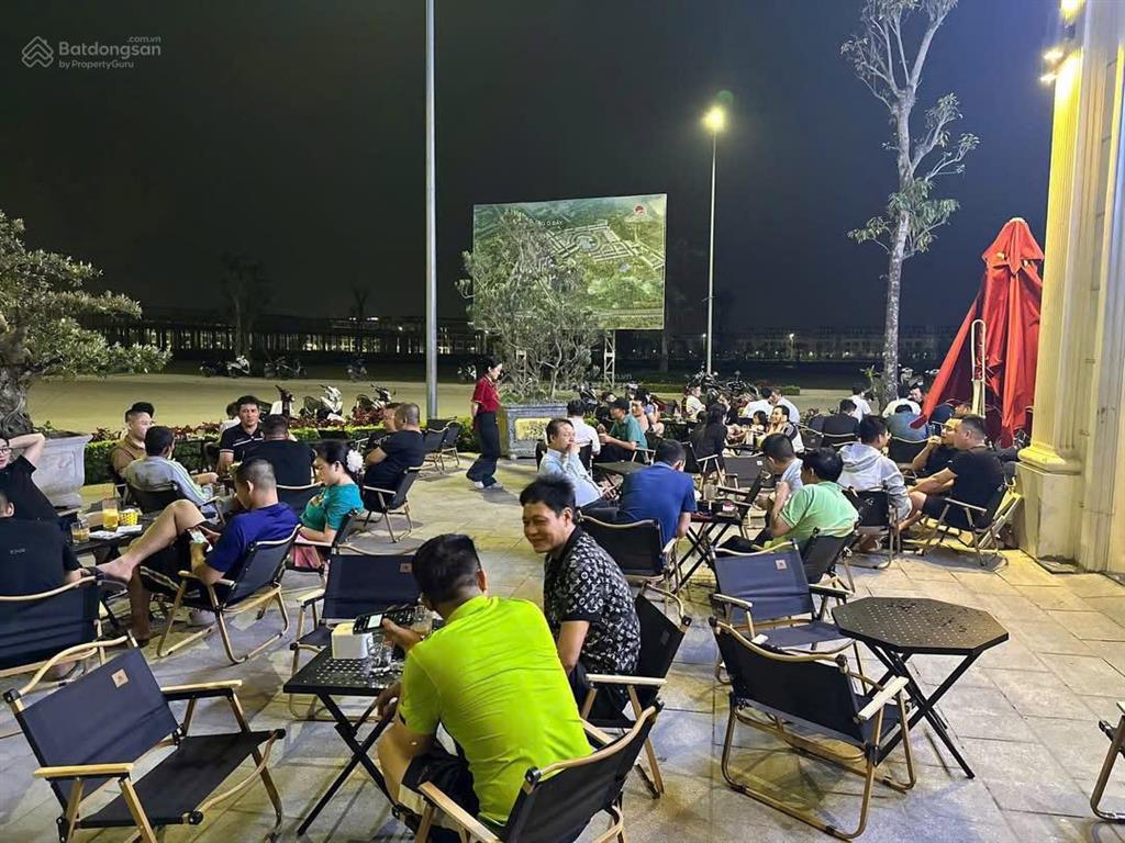 Bán nhà mặt phố khuất duy tiếndt 200m,mt 30mvỉa hè 7m oto tránh kd sầm uất  giá 67,5 tỷ