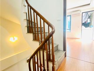 Tôi bán nhà phố hào nam 18m2, ngõ rộng ba gác vào tận cửa, giá chỉ 4tỷ