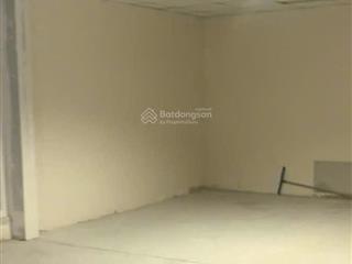 Cần cho thuê kho xưởng quận 7 dt 650m2 đường trần xuân soạn xe, chuẩn vệ sinh an toàn thực phẩm.