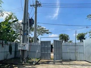 Thuê kho bãi quận 7, dt 300m có tường xây kiên cố đẹp  chuẩn.