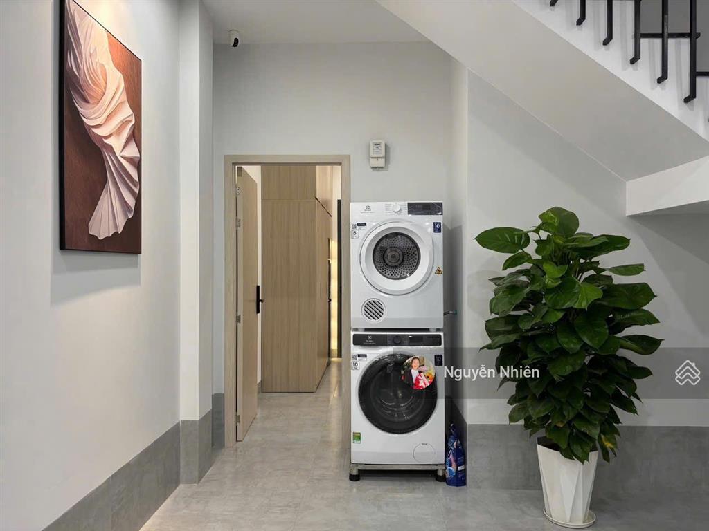 Xem là ưng ngay. hẻm 5m sát hoàng diệu 2, 4 tầng 5 căn hộ cao cấp thu nhập 31 triệu/tháng