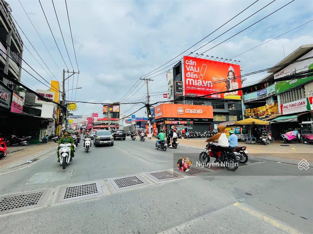 65tr/m2 siêu phẩm đất 3 mặt tiền dành cho khách đầu tư xây chdv biệt thự. gần chợ thủ đức
