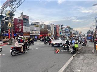 Kiếm đâu ra 2mt (10x12) đường thông xe hơi  ngay cao đẳng công thương  3pn4wc sân đậu oto