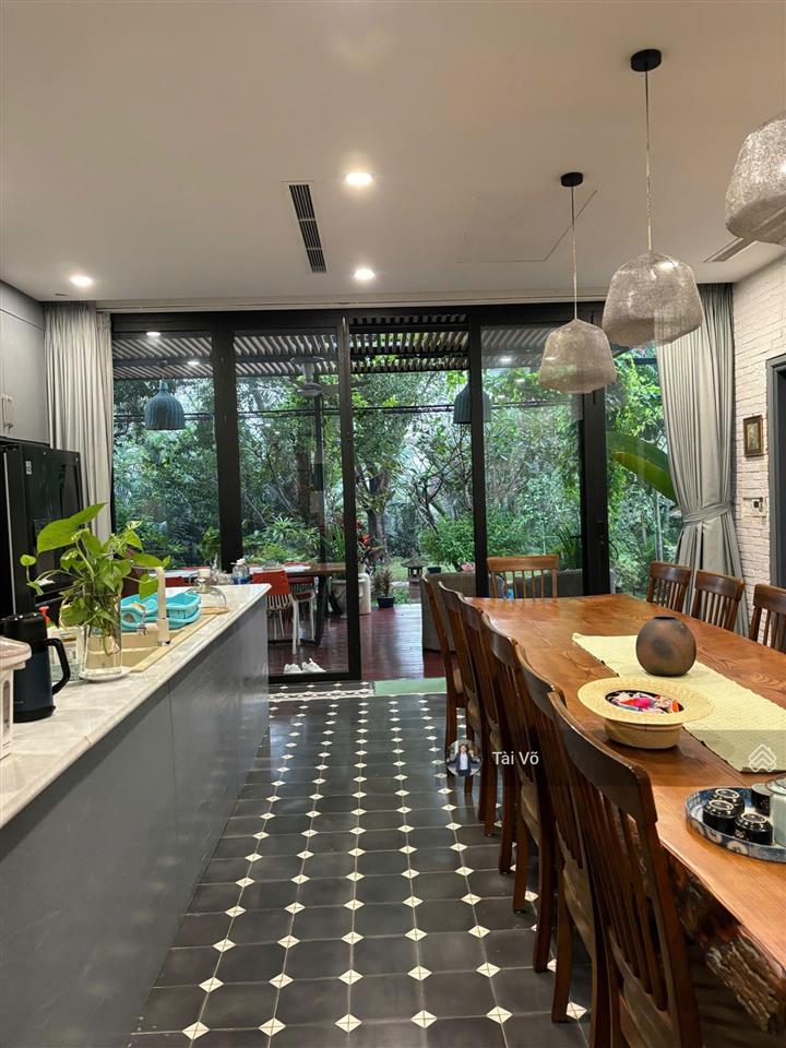 Á khôi villa park, công viên trước, sau nhà 43 tỷ, thêm 160m2 vườn