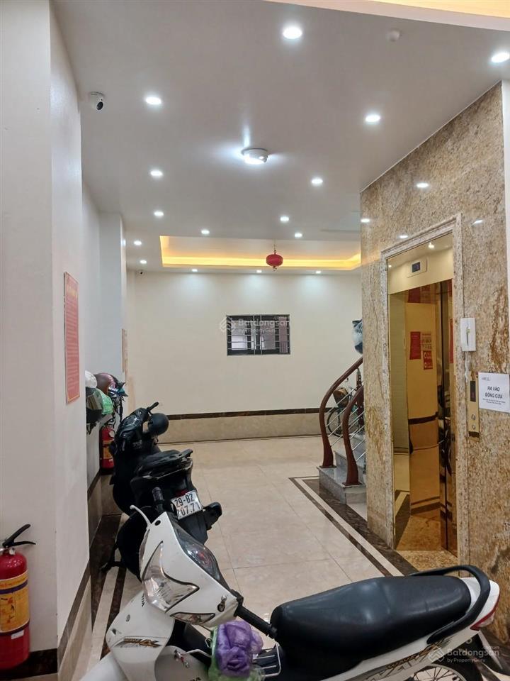 Tôi chủ nhà cho thuê căn hộ khép kín, có 2 phòng ngủ, có gác xép, thang máy. giá 4 triệu/tháng