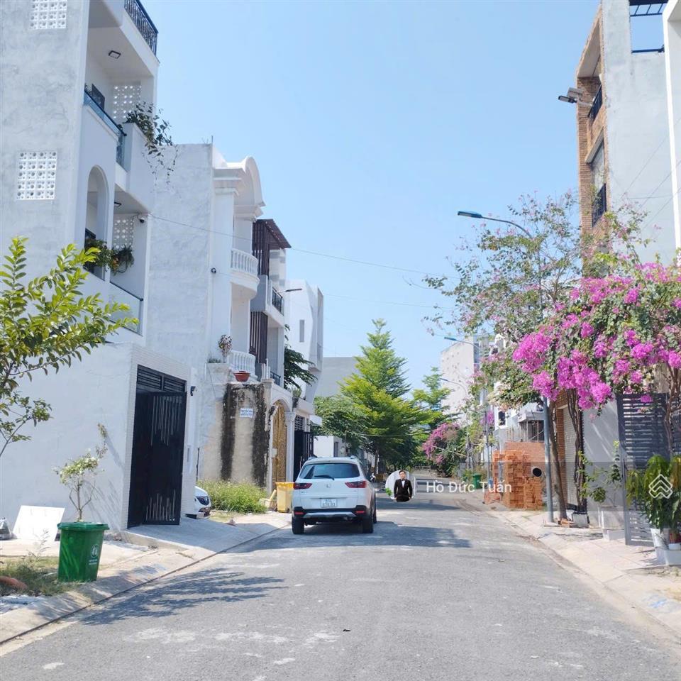 Bán lô đất trục chính góc 3 mặt tiền dự án vạn phát đạt, đường bưng ông thoàn, phú hữu, quận 9