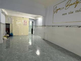 Bán nhà 4x17m, 2 lầu lạc long quân, p5, q11. ngộp ngân hàng