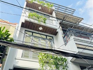 Gấp gấp  siêu nhà đẹp 3 tầng ngay trung tâm sân thi đấu phú thọ q10