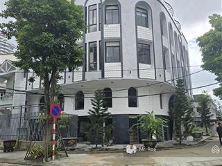 Bán tòa boutique hotel cách biển mỹ khê chỉ 5p đi bộ, diện tích 250m2, dòng tiền 1.5 tỷ hàng năm